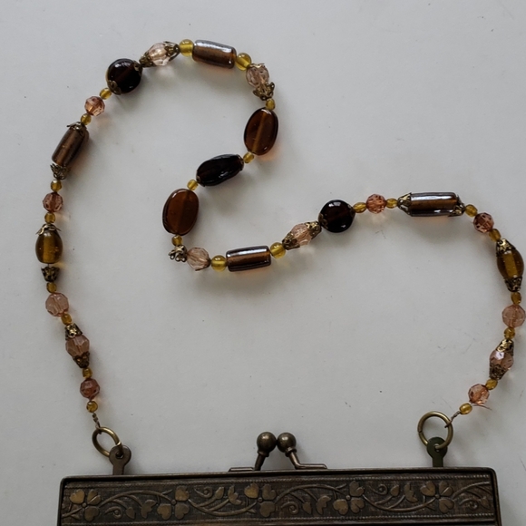 Shakeel's Concepts💌👌embroidered Purse - Picture 3 of 8